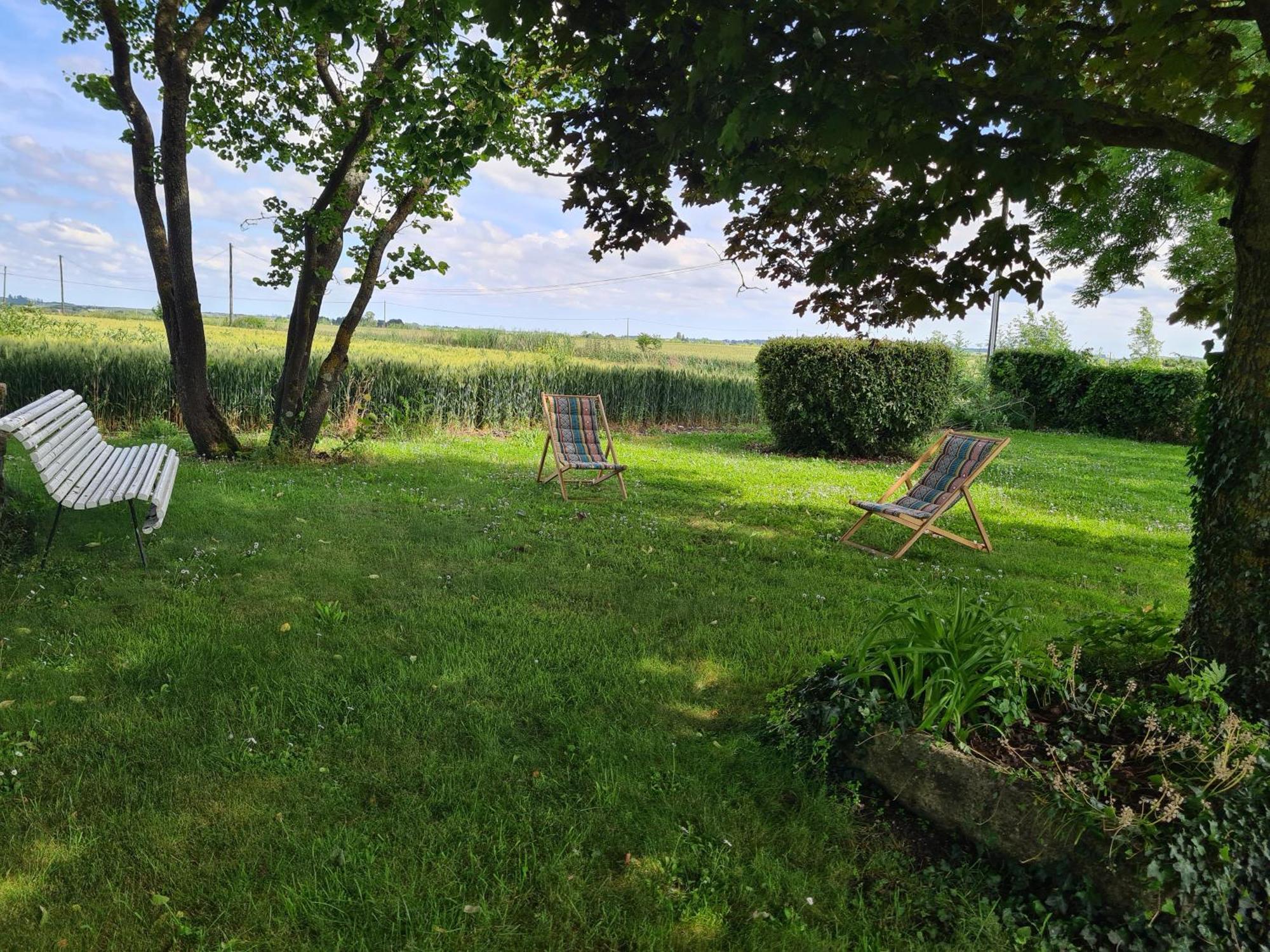 A La Campagne ,Halte ,Sejour Et Detente Moncontour  Exterior foto